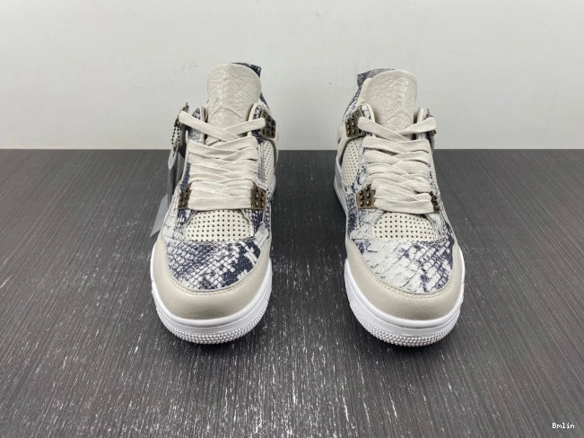 Boostmaster lin Retro 819139-030 Snakeskin Jordan 4 0821